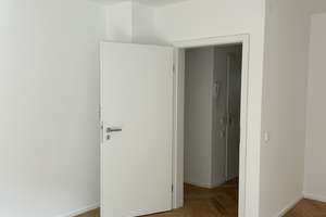 Modernisierte Wohnung mit hochwertigem Fischgrätparkett, Einbauküche und Balkon – Gasteiner Straße 24, 70372 Seelberg, Stuttgart – Vorschaubild 4