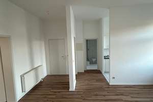 Großzügige und vermietete 2-Zi. mit EBK, 2xBalkon und Laminat in zentraler Lage – Die vollständige Adresse der Immobilie erhältst du vom Anbieter., 9130 Sonnenberg, Chemnitz – Vorschaubild 5