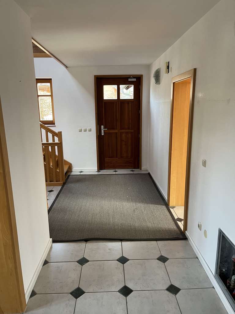 Immobilie in Tiefenbach - Gepflegtes Einfamilienhaus in ruhiger Lage mit großem Garten - Bild 2