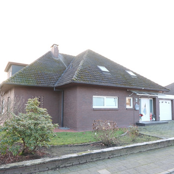 Modernisiertes, familiengerechtes Wohnhaus mit 2 Wohneinheiten, Keller und Doppelgarage