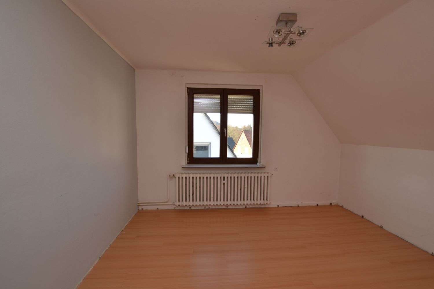 Immobilie in Eschershausen - Doppelhaushälfte in 37632 Eschershausen - Bild 0