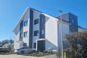 Modern wohnen in Holzlar: 2-Zimmer-Dachgeschosswohnung mit Balkon