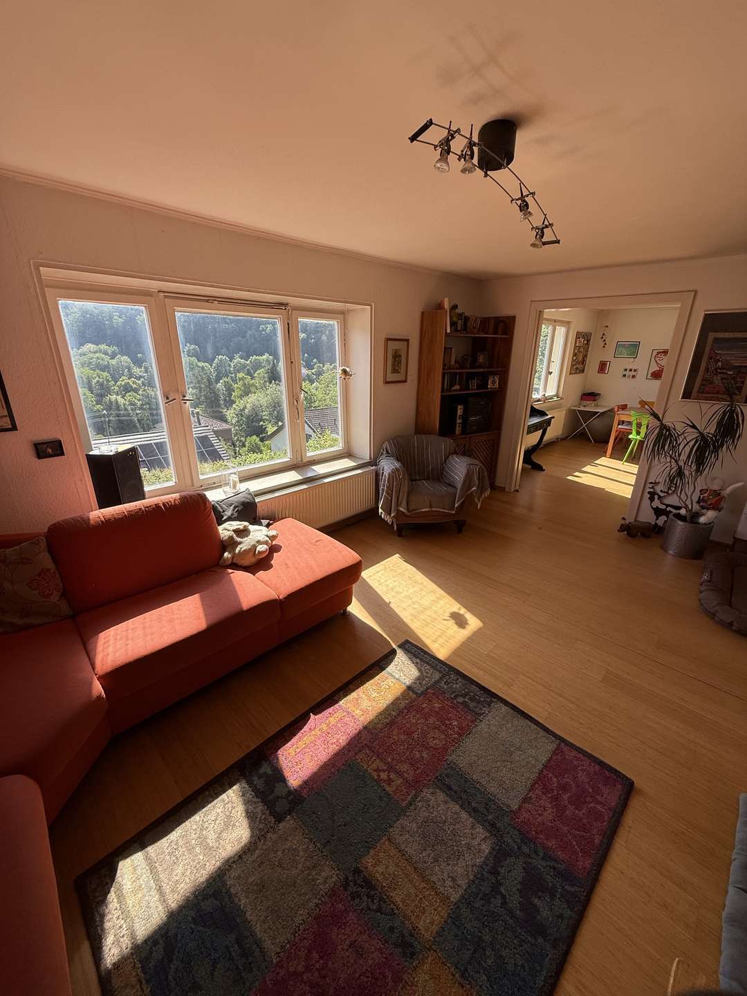 Immobilie in Calw - Wohnen im Grünen – charmantes Zuhause mit Blick ins Tal und Waldnähe - Bild 0