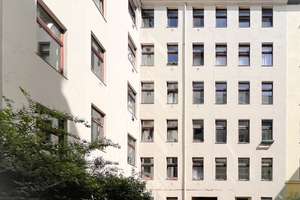 Lichtdurchflutete Altbauwohnung mit hohen Decken und Stuckdetails - zum Selbstgestalten! – Die vollständige Adresse der Immobilie erhältst du vom Anbieter., 10961 Kreuzberg, Berlin – Vorschaubild 11