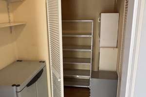 Attraktive 2-Zimmer-Dachgeschosswohnung mit Balkon, Stellplatz und neuer Einbauküche in Huckingen – Biegerfelder Weg 39, 47259 Huckingen, Duisburg – Vorschaubild 9