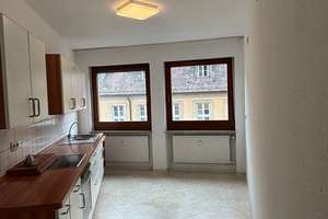 Helle 3 Zimmer Altbauwohnung mit Balkon in der historischen Würzburger Innenstadt – Plattnerstraße 9, 97070 Altstadt, Würzburg – Vorschaubild 2