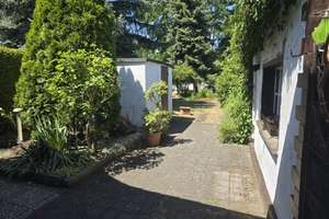 Ruhig gelegenes Einfamilienhaus mit zwei Garagen! – Die vollständige Adresse der Immobilie erhältst du vom Anbieter., 6749 Bitterfeld-Wolfen – Vorschaubild 4