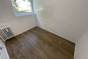 Frisch renovierte 2,5 Zimmer-Wohnung mit Balkon und Tageslichtbad mit Wanne – 23554 Sankt Lorenz Nord, Lübeck – Vorschaubild 18