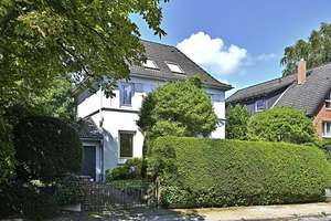 Gepflegte Altbauvilla mit sonnigem Garten in begehrter Lage in Blankenese