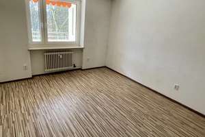 Helle 3-Zimmer-Wohnung mit Blick ins Grüne, überdachtem Balkon, Aufzug und TG in Nürnberg-Langwasser – Wettersteinstraße -, 90471 Langwasser Nordwest, Nürnberg – Vorschaubild 6