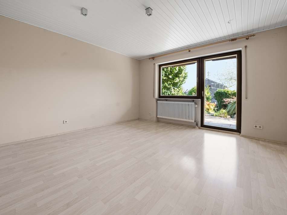 Schlafzimmer (UG)