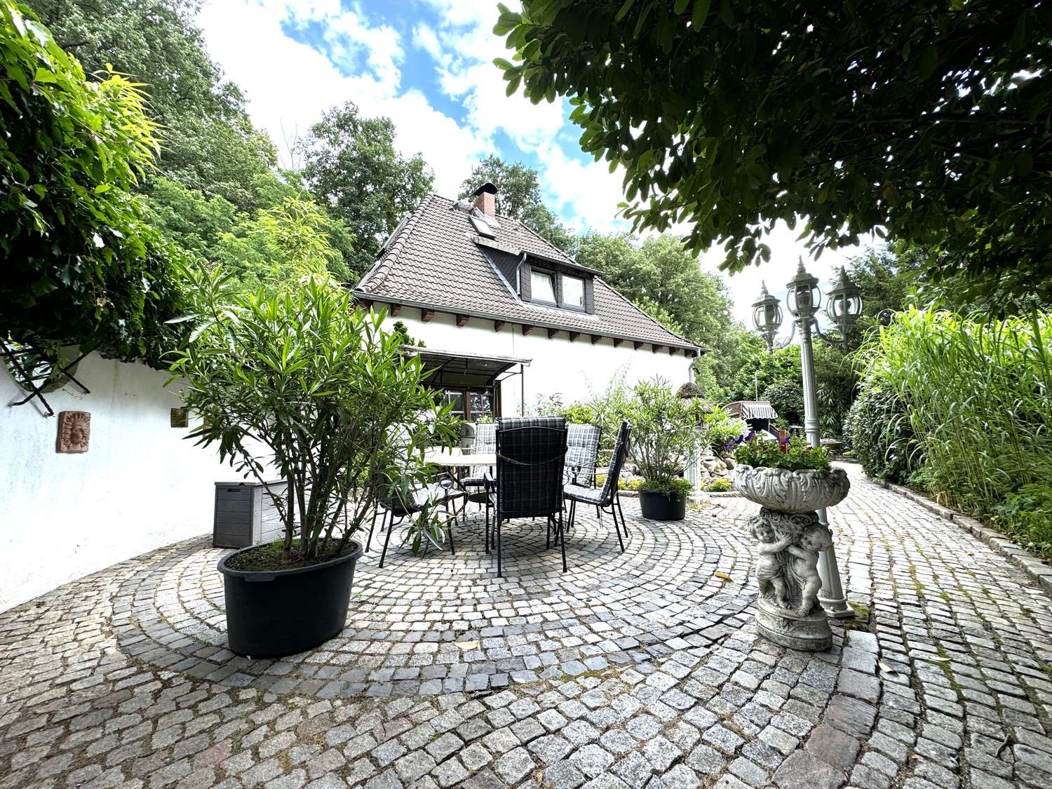 Mehrgenerationenprojekt! ZFH + Bungalow in einzigartige Lage auf der Waldseite fußläufig zur S-Bahn!, Hamburg – Bild 2