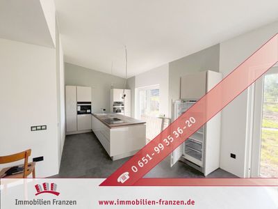 Handwerkertraum: Reihenendhaus mit Potenzial, großer Garage und großem Garten!