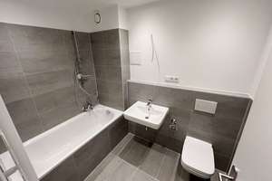 Herrliche Aussichten-nicht nur vom Balkon! 6-Zimmer-Residenz, Erstbezug nach Modernisierung, 2 Bäder – Goltsteinstr. 93, 50968 Bayenthal, Köln – Vorschaubild 4