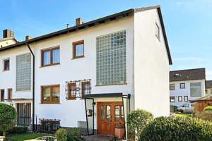 Charmantes, ruhig gelegenes und familienfreundliches Reihenendhaus mit idyllischem Garten und Garage – Die vollständige Adresse der Immobilie erhältst du vom Anbieter., 96231 Bad Staffelstein – Vorschaubild 3
