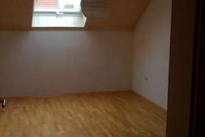Ansprechende 4-Zimmer-Wohnung mit gehobener Innenausstattung mit Balkon in Münster – Südendstraße 13, 86692 Münster – Vorschaubild 8