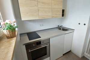 Möblierte und Sanierte 1-Zimmerwohnung mit Balkon separater Küche am Agricolaplatz – München – Vorschaubild 3