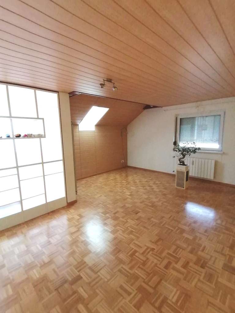 Immobilie in Ühlingen-Birkendorf - Attraktive 3-Zimmer-Dachwohnung in ruhiger Lage – frisch renoviert & sofort verfügbar - Bild 1