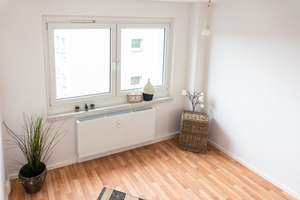 Modernisierte 2-Raum-Wohnung mit Balkon – Helbersdorfer Str. 94e, 9120 Helbersdorf, Chemnitz – Vorschaubild 2