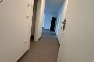 Schöne 3 Raum Wohnung mit Wohnküche, Fußbodenheizung ,Balkon und Aufzug – 39112 Sudenburg, Magdeburg – Vorschaubild 2