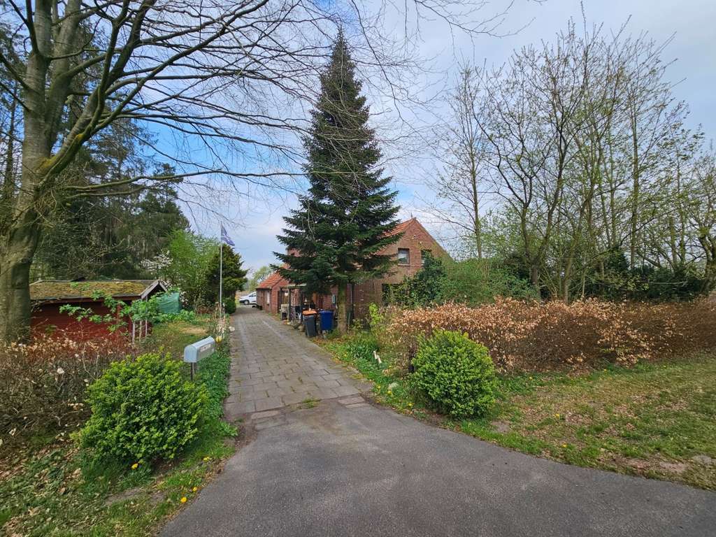 Einfamilienhaus -Resthof- mit Waldgrundstück in Alleinlage