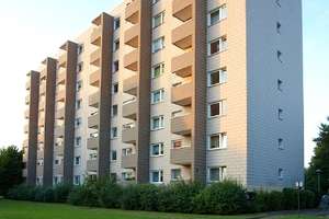 ***Geräumige renovierte 3-Zimmerwohnung im 5. OG bezugsfertig in zentraler Lage***