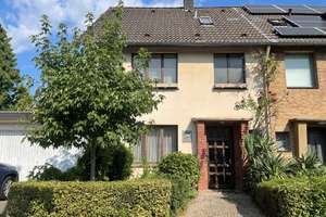 Reihenendhaus mit großem  Garten in 40593 Düsseldorf-Urdenbach!
