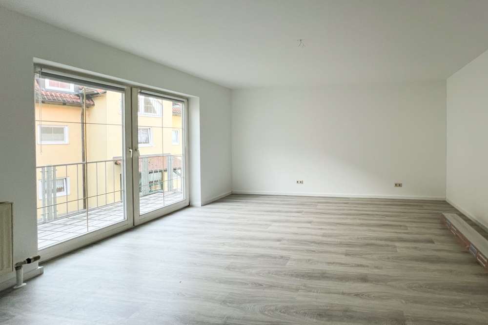 Immobilie in Herbsleben - Renovierte & bezugsbereite Eigentumswohnung mit Balkon & Stellplatz - Bild 0