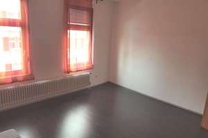 großes 1 Zi.-25 qm (in WG mit 100qm) !!! -in einer 3 WG -  mit Küche und Bad,  Mitten in Stuttgart – Schreiberstr. 22, 71099 Heslach, Stuttgart – Vorschaubild 3