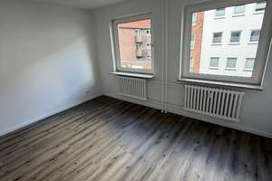 Schöne sanierte 2 Zimmer Wohnung. – Danziger Str. 24, 24148 Wellingdorf, Kiel – Vorschaubild 1