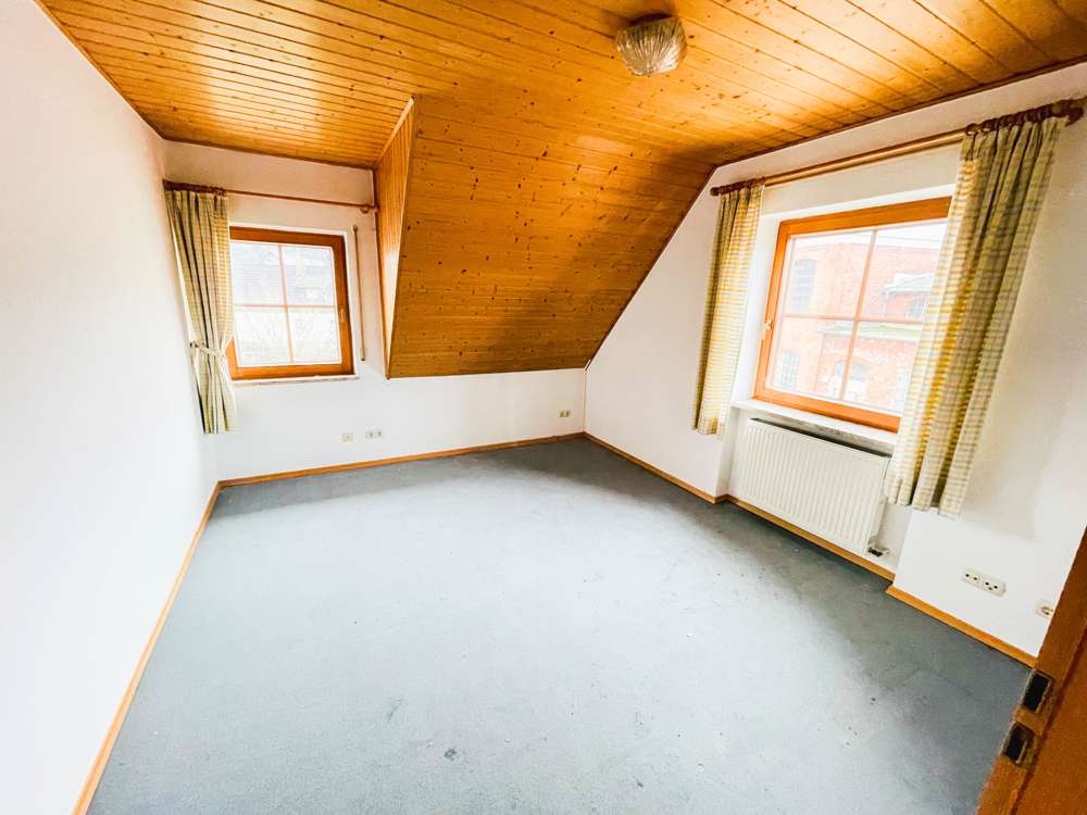 Immobilie in Rödental - Gepflegtes Zweifamilienhaus in Rödental zu verkaufen! - Bild 0