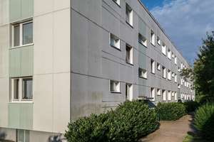 Wohnen im Grünen: Attraktive Wohnung mit schönem Mietergarten und Loggia – Kurt-Schumacher-Ring 220, 38444 Detmerode, Wolfsburg – Vorschaubild 2