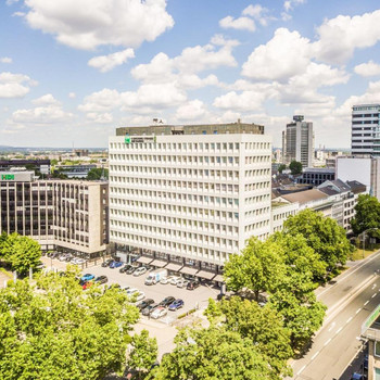 Hochwertigkeit und souveräne Eleganz auf der Huyssenallee! Ausbau nach Mieterwunsch