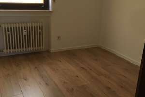 Wohnen im Grünen, helle 4,5-Zimmer-Wohnung in Nürnberg,Südbalkon mit Blick ins Grüne – Die vollständige Adresse der Immobilie erhältst du vom Anbieter., 90453 Katzwang, Reichelsdorf Ost, Reichelsdorfer Keller, Nürnberg – Vorschaubild 8