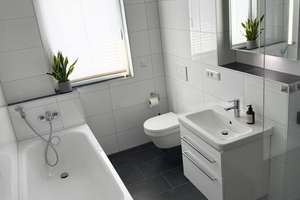 ZEITLOSE ELEGANZ TRIFFT URBANE LEBENSQUALITÄT - Moderne 3-Zimmer-WHG mit EBK, Aufzug, Balkon und TG – Die vollständige Adresse der Immobilie erhältst du vom Anbieter., 63225 Langen (Hessen) – Vorschaubild 3