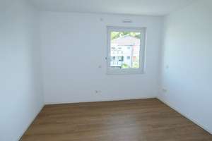 Modern geschnittene 4-Zimmer-Wohnung mit Einbauküche und Aufzug – 51377 Steinbüchel, Leverkusen – Vorschaubild 9