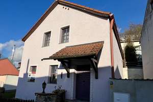 Ein Einfamilienhaus für die kleine Familie!
Sofort verfügbar! – Die vollständige Adresse der Immobilie erhältst du vom Anbieter., 93128 Regenstauf – Vorschaubild 2