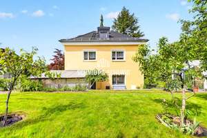 Energetisch sanierte Stadtvilla mit 3 Einheiten im Grünen und Garage