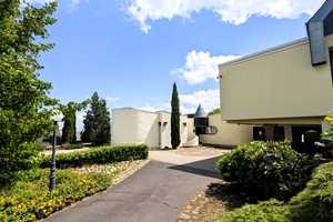 Villa mit weiteren, separaten Wohnungen! Verbinden Sie Eigennutzung mit Vermietung! – Düren (Kreis) – Vorschaubild 3