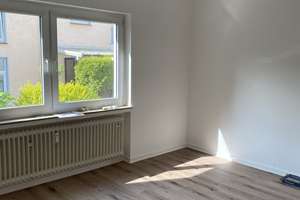 freundliche und renovierte Wohnung für eine Person incl. neuer Küche, verkehrsgünstige Lage – Windelsbleicher Straße 151, 33659 Senne, Bielefeld – Vorschaubild 2