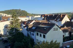 Modernes Wohnen über Durlach – 3,5 Zi., 82 m² · Aufzug · Parkett · Fußbodenheizung/Bad · Tiefgarage