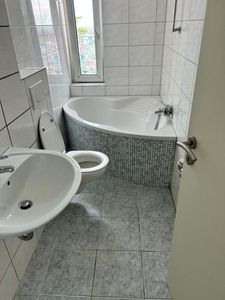 Neue Böden! 3 Zimmer Wohnung mitten in Remscheid