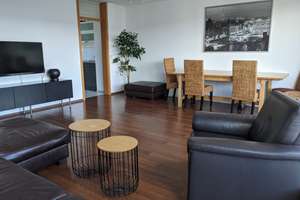 Möblierte 3-Zimmer Penthouse-Wohnung mit Dachterrasse und Tiefgarage in schöner Wohnlage ab 1.3.26 – Sauerampferweg 18, 70599 Chausseefeld, Stuttgart – Vorschaubild 1