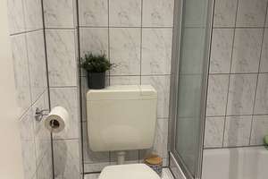 UNTERMIETE: 1-Zimmer-Wohnung mit seperatet Küche am Hansaring  – Die vollständige Adresse der Immobilie erhältst du vom Anbieter., 50668 Altstadt/Nord, Köln – Vorschaubild 9