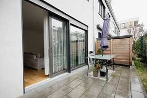 MODERNES TOWNHOUSE AUF 3 ETAGEN MIT 4 ZIMMERN, 2 BÄDERN & STYLISCHER WOHNKÜCHE – Konrad-Wolf-Straße 90a, 13055 Berlin – Vorschaubild 12