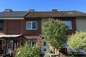 Günstiges, vollständig renoviertes 3-Zimmer-Reihenhaus mit EBK in Itzehoe – Gutenbergstraße 36, 25524 Steinburg (Kreis) – Vorschaubild 1