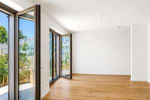 Erstbezug: Traumhafte Zwei-Zimmer-Wohnung in  Riem mit Terrasse und Gartenanteil