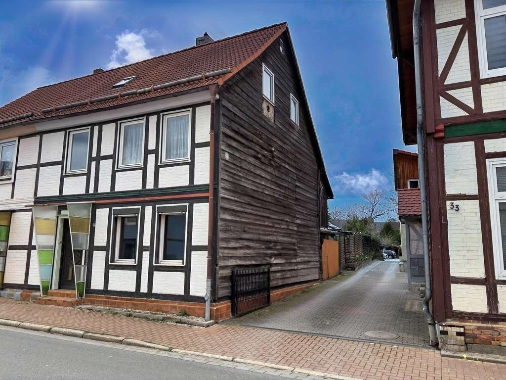 Immobilie in Ilsenburg - Familienhaus in Ilsenburg mit großem Potential

 - Bild 1