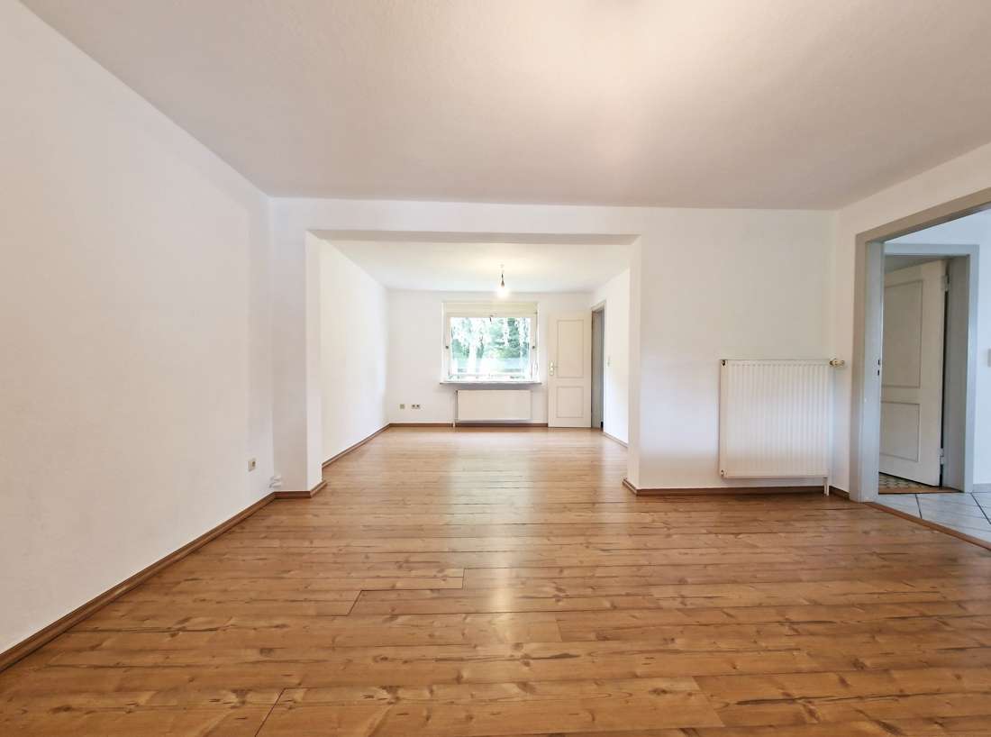 Immobilie in Ostrohe - Blick ins Grüne - Einfamilienhaus mit Garage und schönem Grundstück in guter Lage - Bild 0