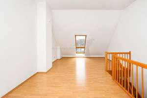 Gemütliche 2 Raum Maisonette DG-Whg. mit Aufzug, Dachterrasse und Tageslichtbad – Zöllnerstraße 31, 9111 Zentrum, Chemnitz – Vorschaubild 4